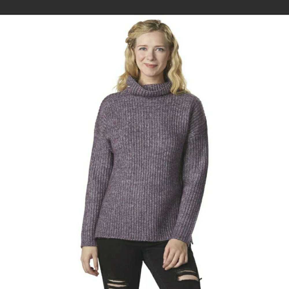 Ruby Finch large shaker style turtleneck sweater